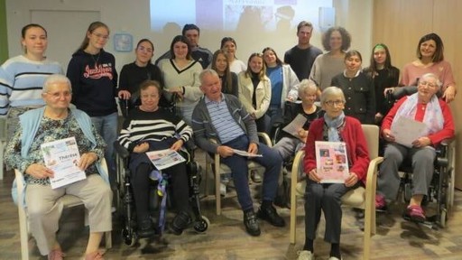 Ces lycéens tirent le « portrait sans photo » des aînés d’un Ehpad de Loire-Atlantique